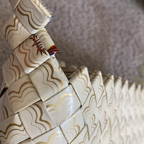 LAST CHANCE! Vintage 90s Upcycled white and gold wrapper purse EUC - Picture 6 of 10